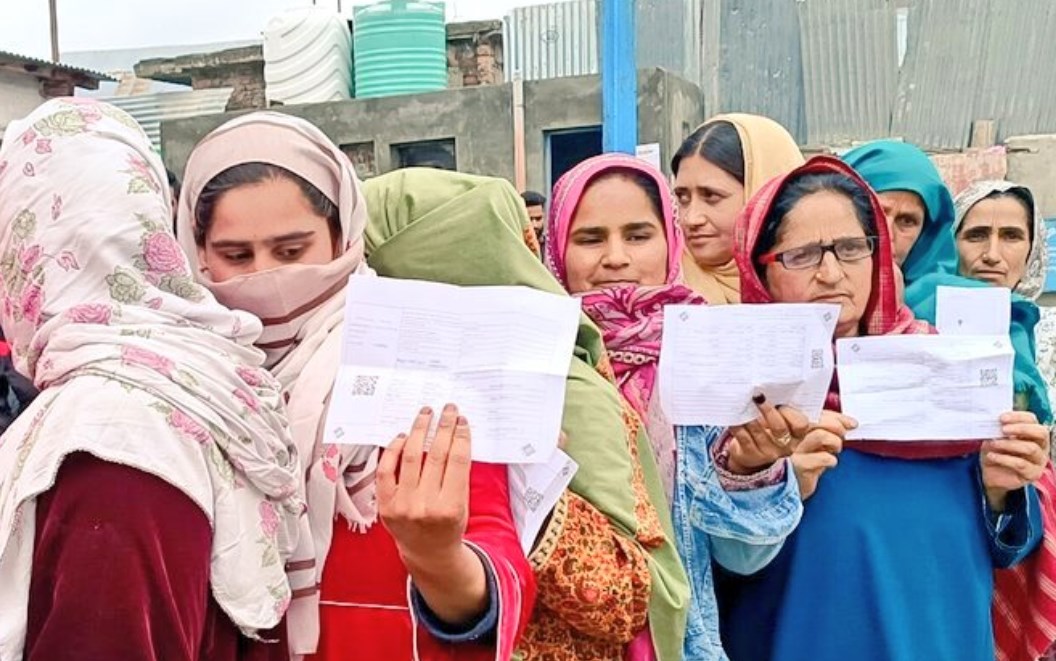 'Lok Sabha Polls: 36% voter turnout recorded on Srinagar seat till 5 pm'