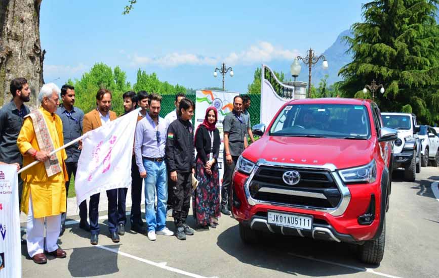 'LG Manoj Sinha flags off Road Safety Awareness Tour from Raj Bhawan Srinagar'