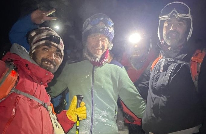 'Foreign tourist rescued from skiing slopes in Gulmarg'