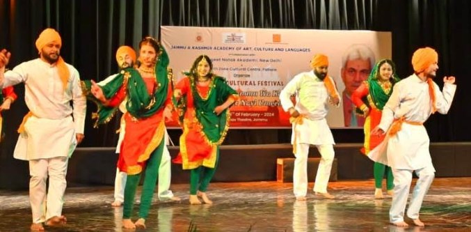 'Guldasta-E-Jammu Wa Kashmir concludes, over 450 artists participate in cultural festival '