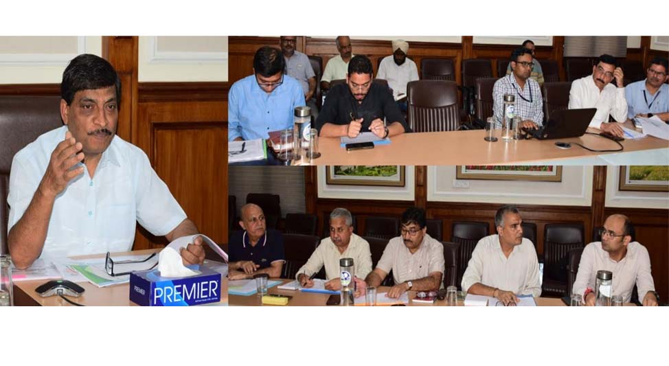 'CS reviews measures being taken for prevention of Dengue and status of ongoing Smart City Projects in Jammu'