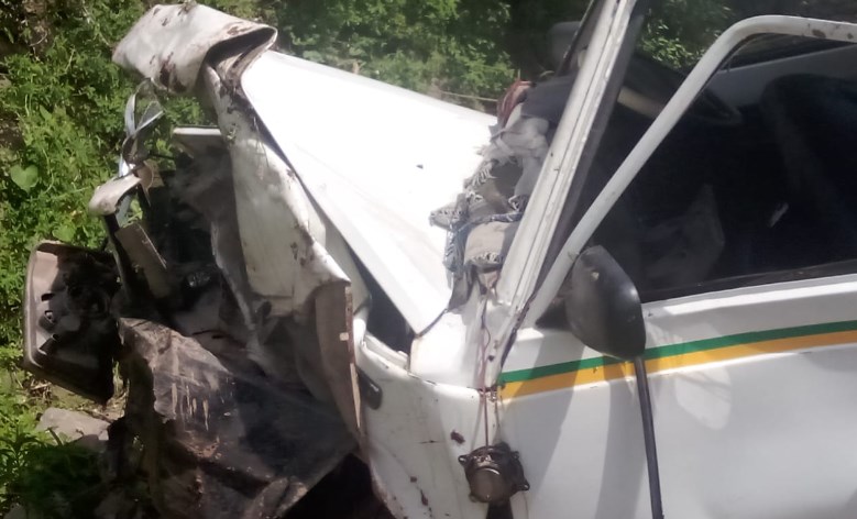 11 Passengers injured as tata sumo falls into Rivulet in Mendhar