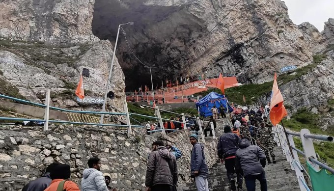 1,550 pilgrims leave Jammu for Amarnath Yatra