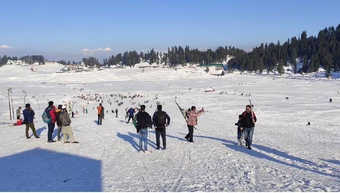 Over 1 lakh tourists visited Kashmir in February: Director Tourism