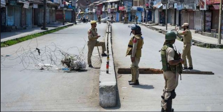 SC  reserves order on pleas seeking restoration of 4G internet services in J&K; Centre opposes restoration 