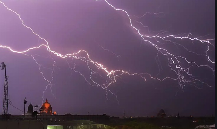 Thunderstorm, gusty winds likely in Delhi, 8 states/UTs
