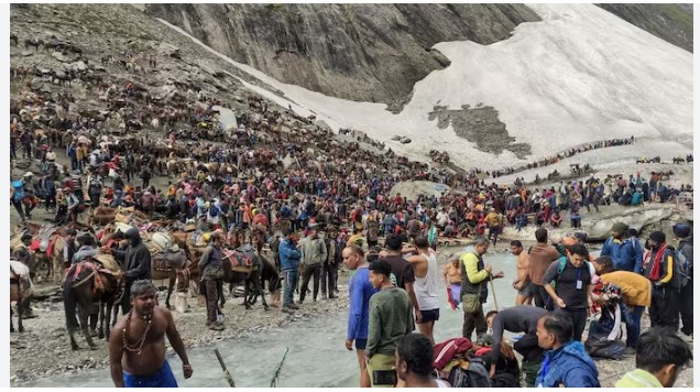 Amarnath Yatra: Fresh batch of 6225 pilgrims leave from Jammu base camp