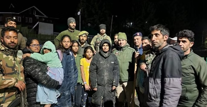Tourist family rescued from Kongdori in Gulmarg: Police