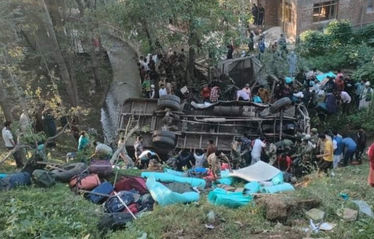 4 BSF soldiers dead, 36 injured as Bus ferrying them skids off road in Budgam