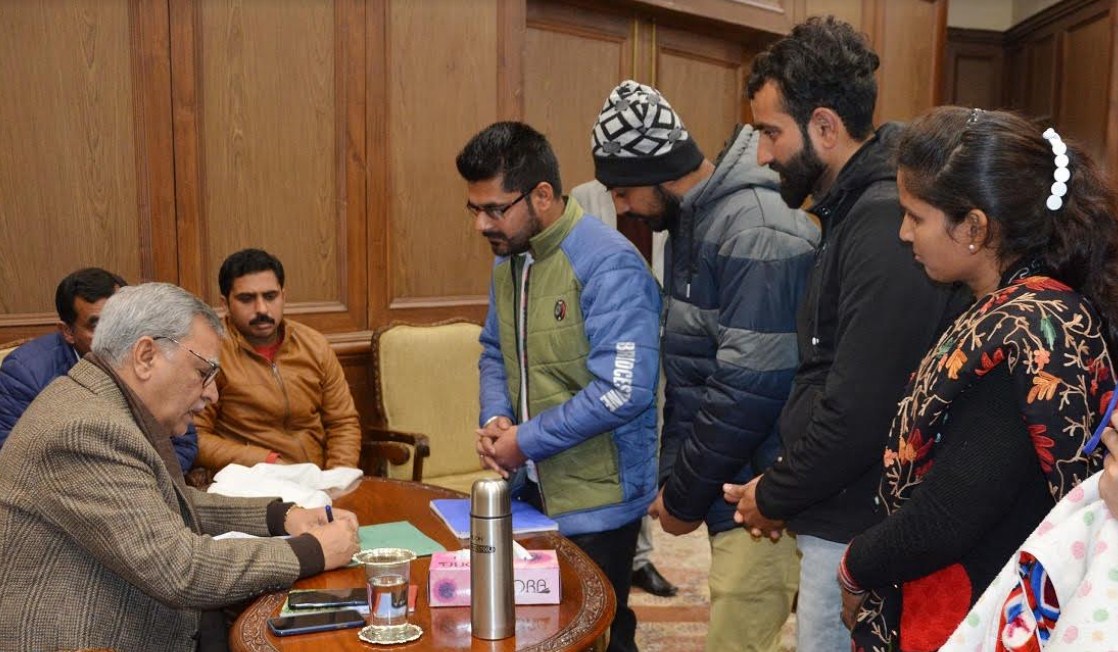 Robust mechanism in place to dispose of grievances: Advisor Khan