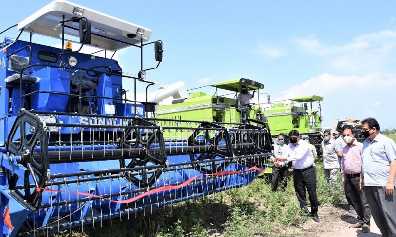 Kick starts harvesting of Wheat Crop at S M Farm Chinore Jammu