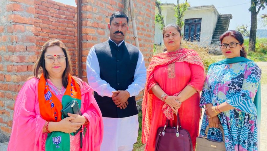 J&K BJP holds review meeting for Booth Sampark Abhiyan at upper kathar panchayat