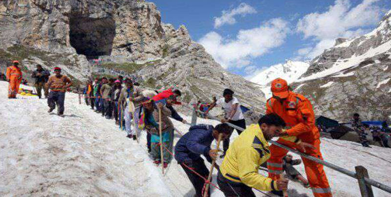 20,915 pilgrims pay obeisance at the Holy Cave