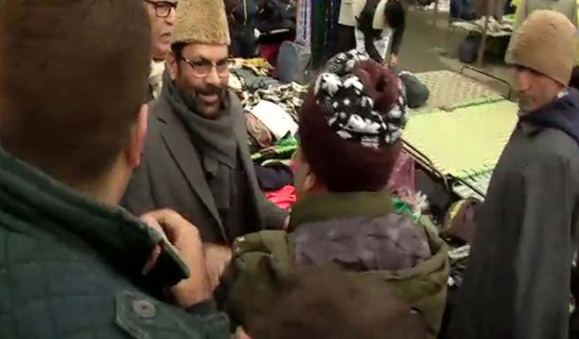Working to create strong environment of change: Mukhtar Abbas Naqvi after interacting with locals in Srinagar