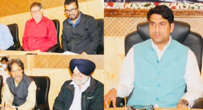DC Srinagar reviews Power scenario, Drinking Water supply