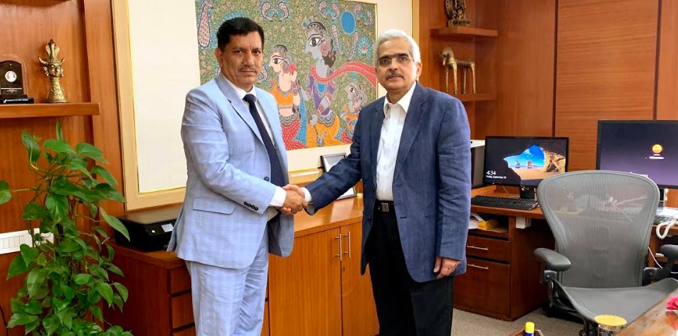 J&K Bank Chairman & MD calls upon Governor RBI