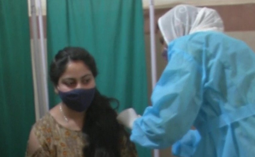 India logs 67,208 new COVID cases & 2,330 deaths in last 24 hrs; recovery rate at 95.93%