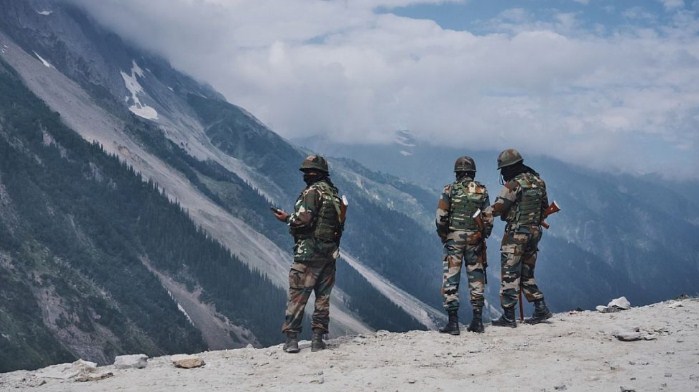 Indian Army refutes media reports claiming Chinese troops  clashing with India in Eastern Ladakh