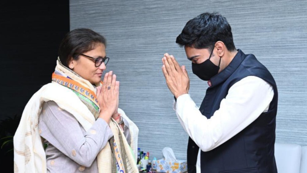 Former Congress leader Sushmita Dev joins TMC hours after quitting party