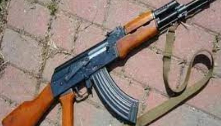 Terrorists snatch AK-47 rifle from police constable in J&K’s Kulgam