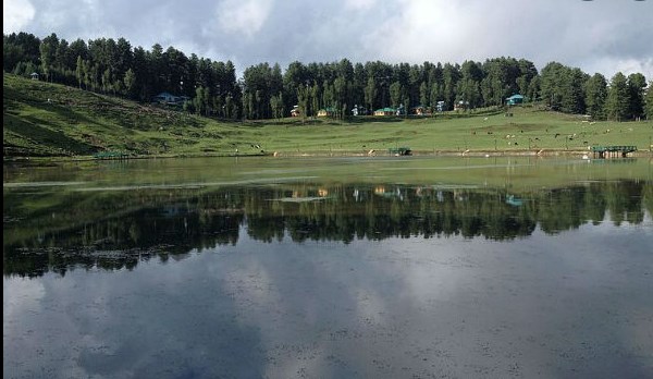 Delegations of Shri Amarnath Barfani Langers Organization, J&K Sharnarthi Action Committee, ex-MLA call on Lt Governor