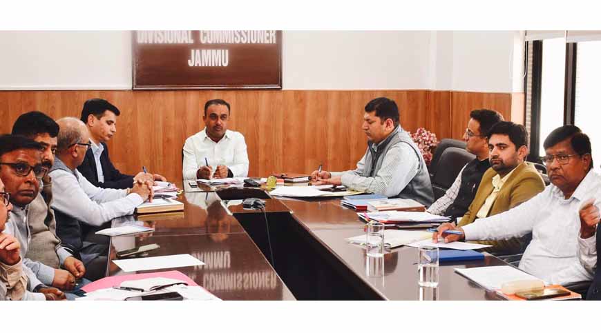 Div Com reviews issues on Mega projects being executed in Jammu division