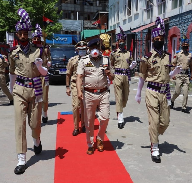 Police Headquarters, other Police Offices Open at Srinagar, DGP commends officers