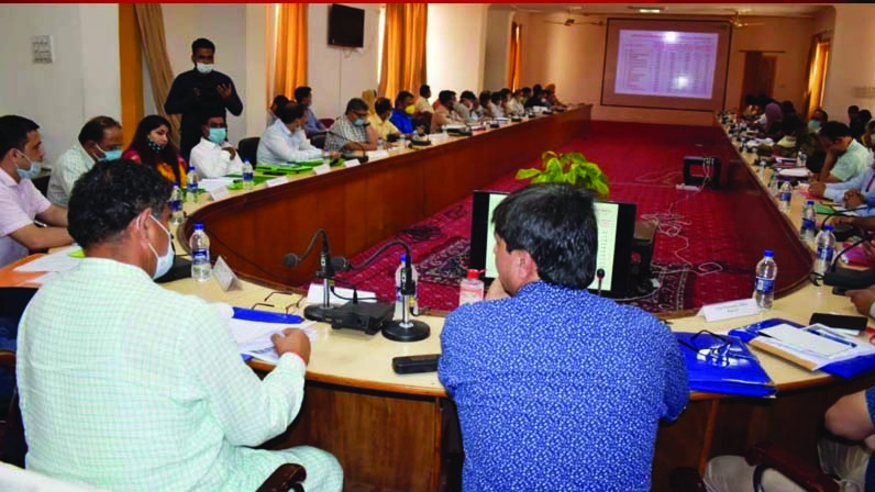 Rajouri: MP Jugal Kishore reviews progress of CSSs at DISHA meeting