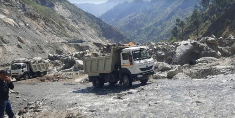 4 vehicles involved in illegal mining seized in J&K