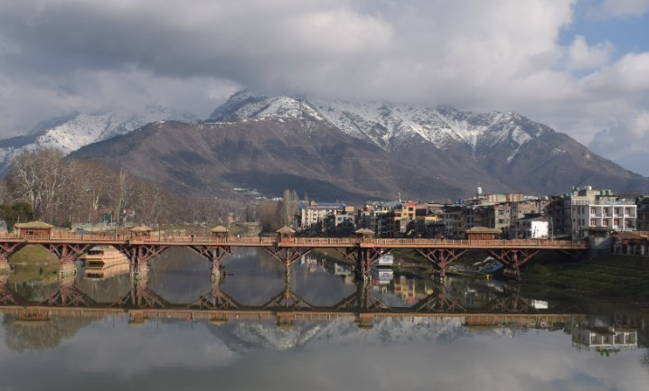 Weather likely to remain dry in J&K: MeT