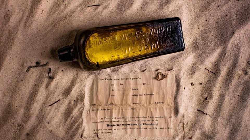 Australian finds message in a bottle written 50 years ago