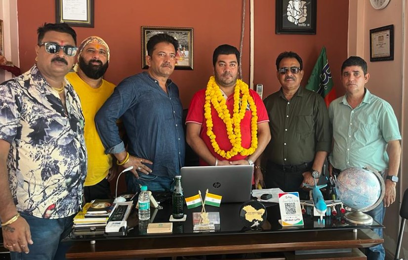 Members of Traders Federation Trikuta Nagar Calls on President Abhinav 
