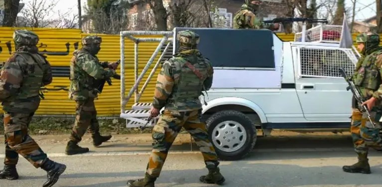 Hurriyat calls for shutdown in Kashmir on May 21, Condemns killing of Rahul Bhatt