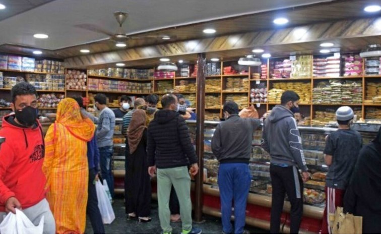 Srinagar Admin carried out intensive checking of Bakery and other essential commodity outlets in City parts