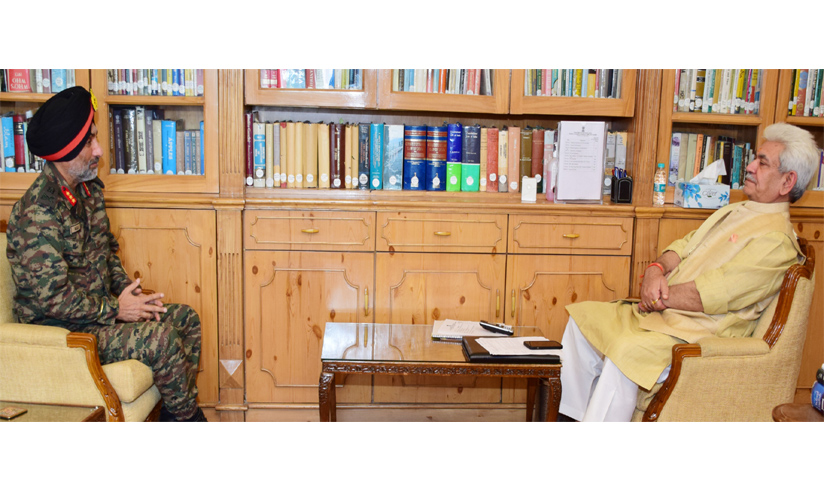 GOC 15 Corps calls on Lt Governor Manoj Sinha