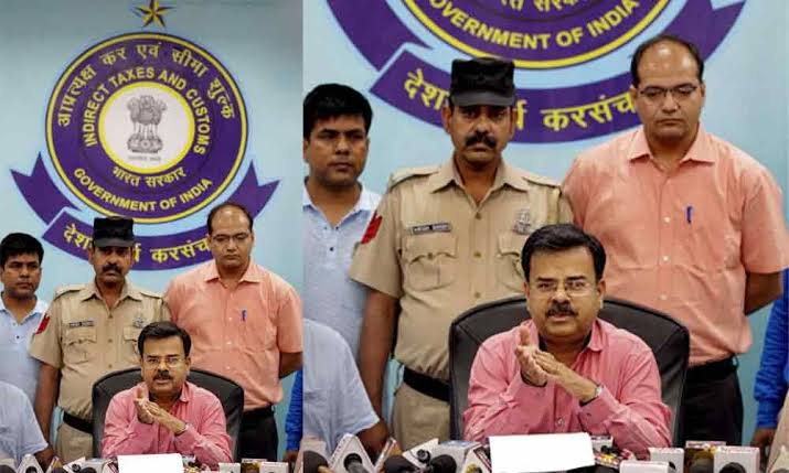 Monsoon reaches Mumbai, wrecks havoc, waterlogging and traffic jams across city 