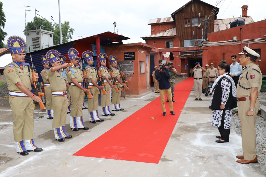 Chief Justice of J&K visits Central Jail for the first time 