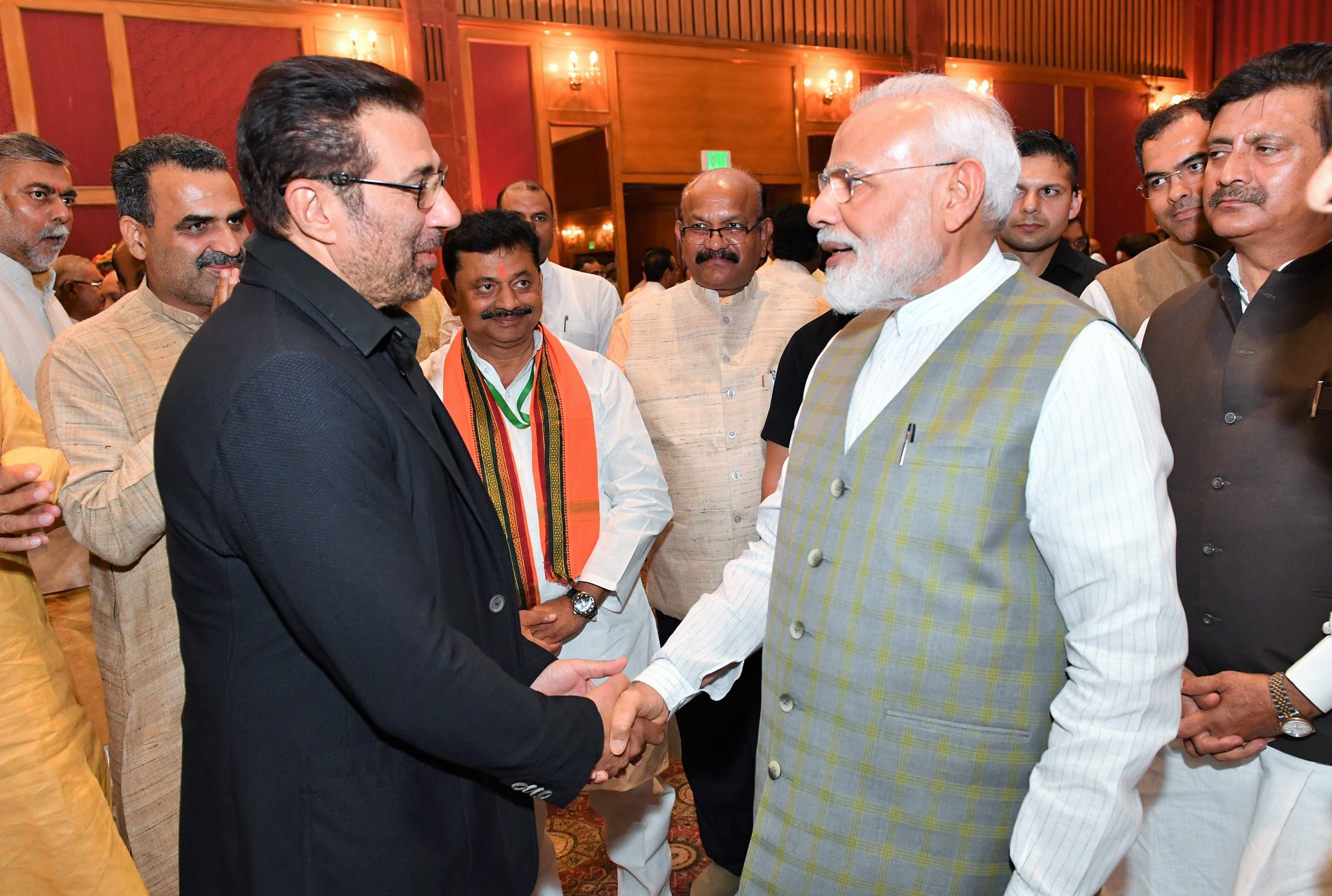 PM Modi hosts dinner for MPs of both houses from all political parties
