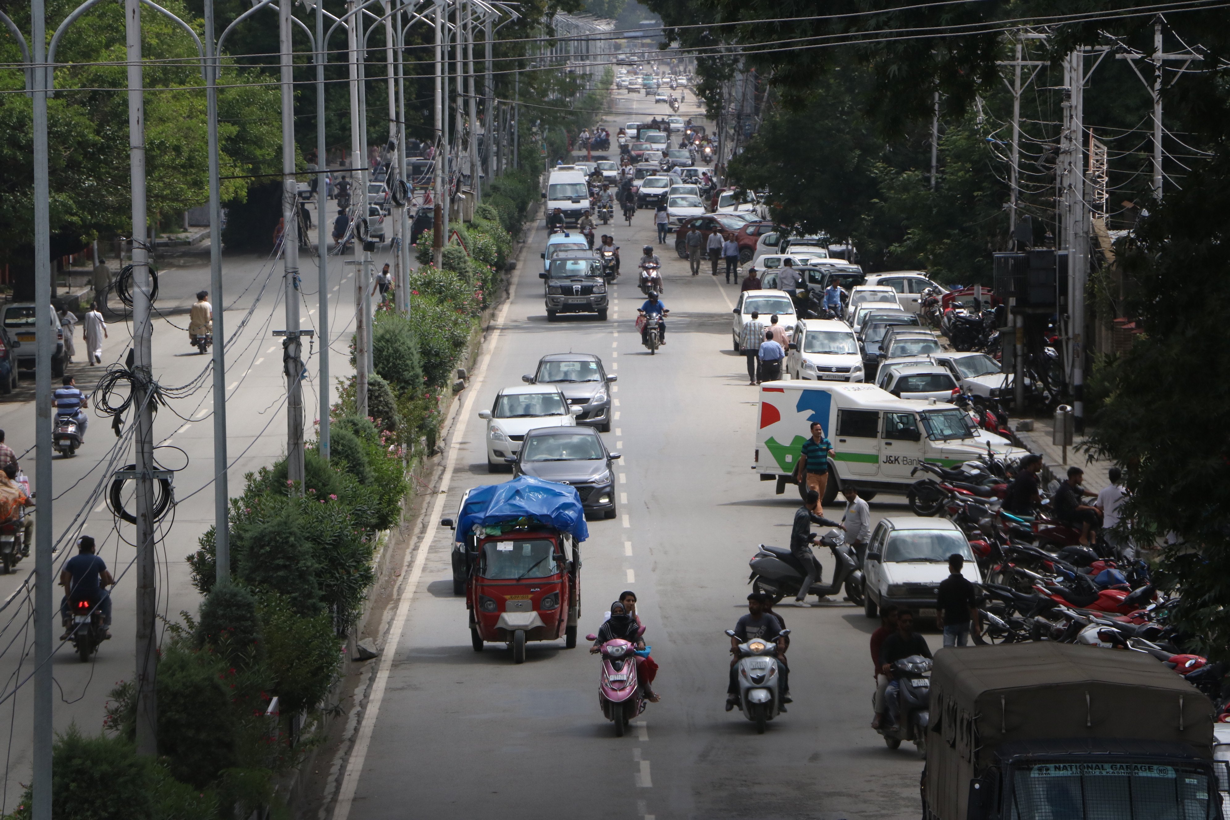 Banks, ATMs, treasuries to be open in Kashmir even on holidays