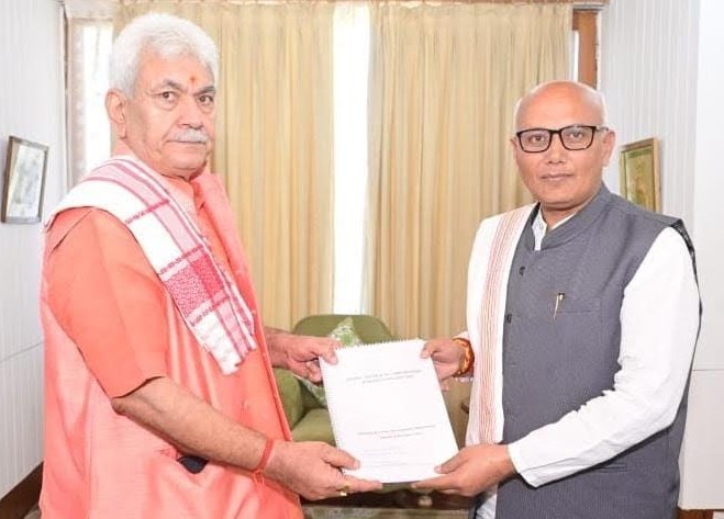 Mayor JMC calls on LG Manoj Sinha