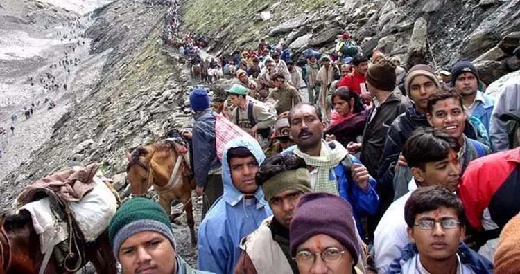 13,928 pilgrims pay obeisance at the Holy Cave