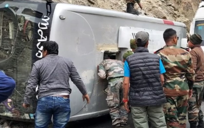 Army personnel rescue 12 people from overturned bus in Ladakh 