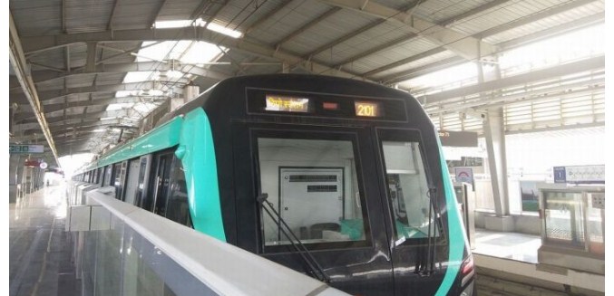 Metro train passengers can now carry heavier bag