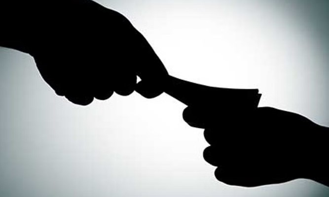ACB traps, arrests Patwari for demanding, accepting bribe in Budgam