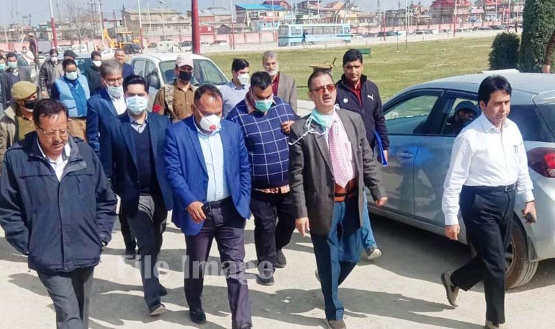 No inter-district movement till cases decrease in Kashmir: Div Com
