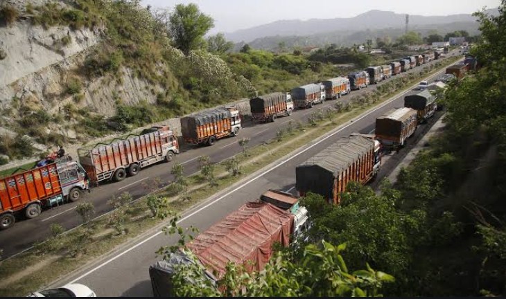One Way traffic from Srinagar to Jammu to be allowed on NH on Saturday