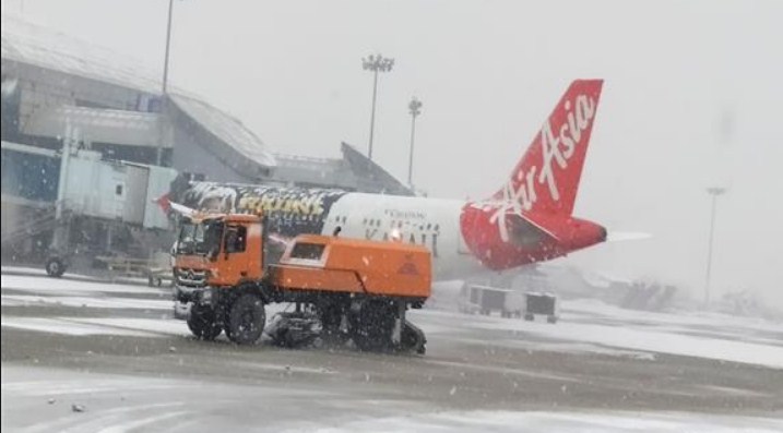 Flight Operations Disrupted After Snowfall In Kashmir