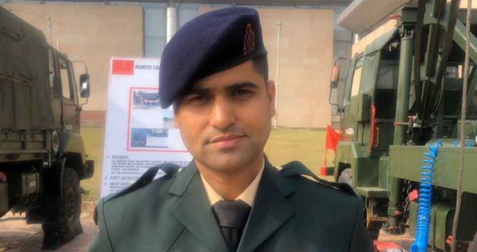 Army Major gets Excellence award for developing Sarvatra bulletproof jacket