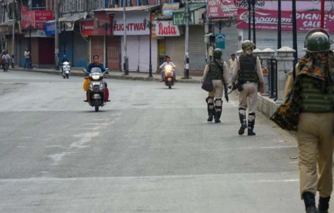 Internet services restored in Kashmir after brief blockade due to Afzal death anniversary