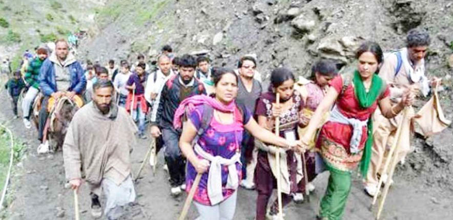 Yatra resumes from Baltal, progressing smoothly from Pahalgam